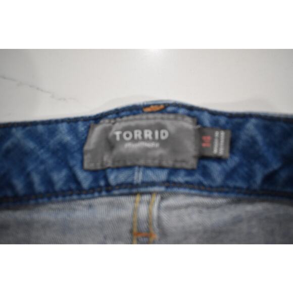 Torrid Button-Fly Shorts Size 14 Denim Distressed Cut-Offs Pockets Belt Loops - Picture 5 of 5
